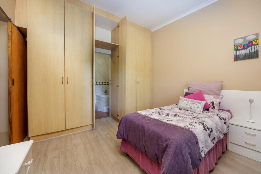 4 Bedroom Property for Sale in Vierlanden Western Cape